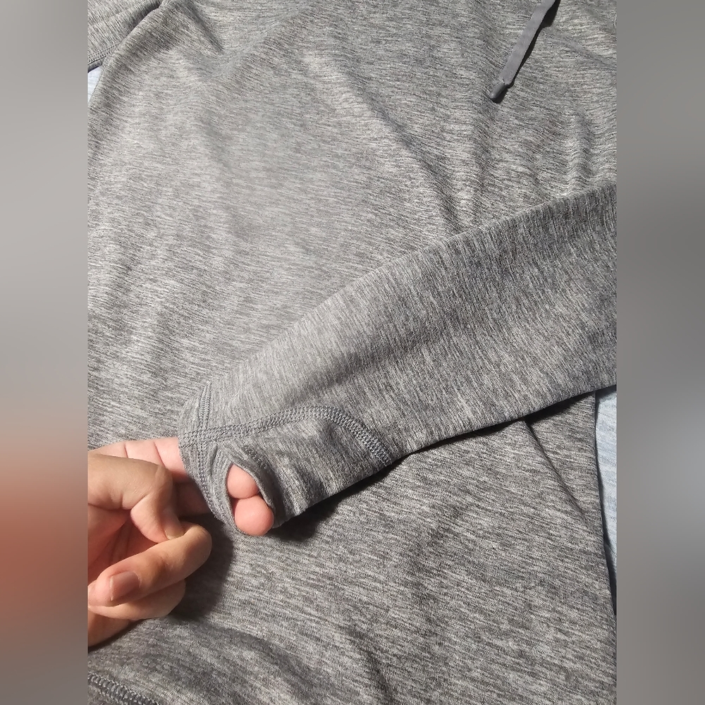 Lightweight Pullover - Picture 5 of 8